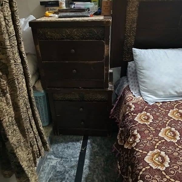 used in good condition bed set with side tables and dressing table 2