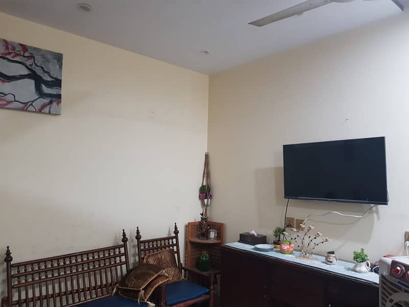 10 Marla very beautiful hot location floor upper portion for rent available near park commercial masjid in Shadab Colony Ferozepur Road Lahore 2