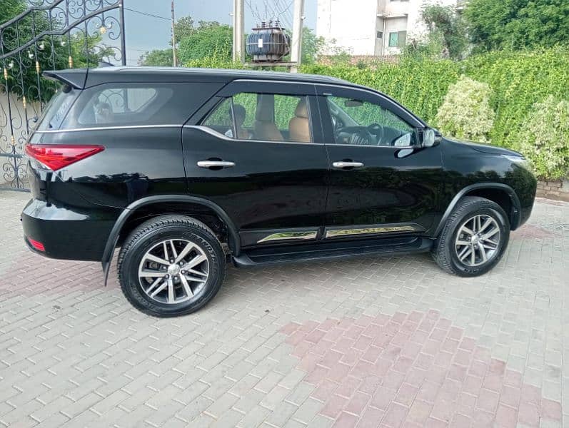 Toyota Fortuner 2018 7