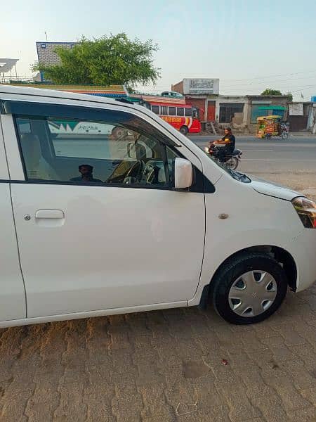 Suzuki Wagon R 2017 6