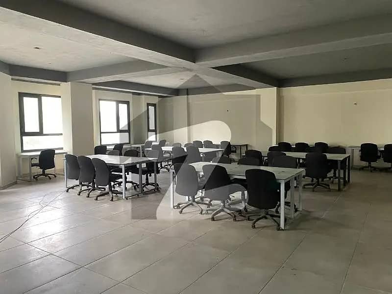 Ideal 700sqft Office Road Facing For Rent at Susan Road Faisalabad 2