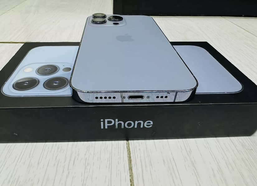 iPhone 13 Pro Max with box 256gb 1