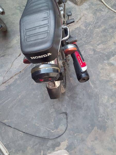 Honda 16/17 125 urgent sale 4