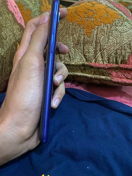 Samsung A10 2/128 Condition Achi ha 7