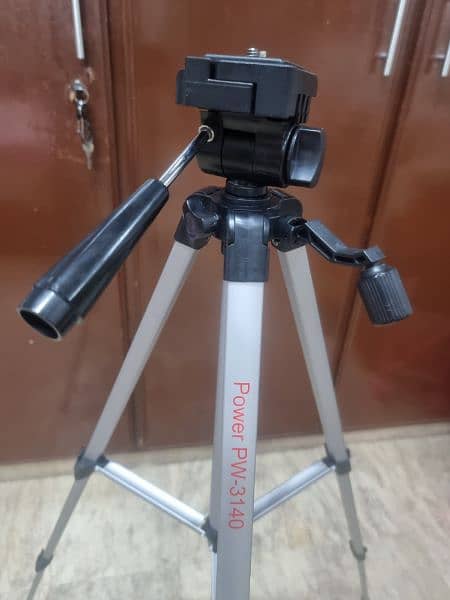 power brand tripod look like brand new 4