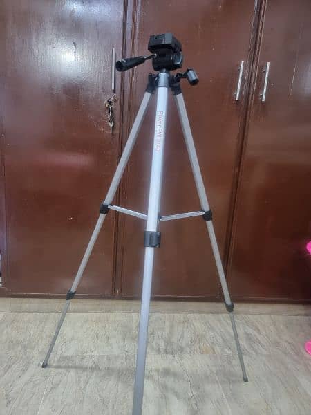 power brand tripod look like brand new 5