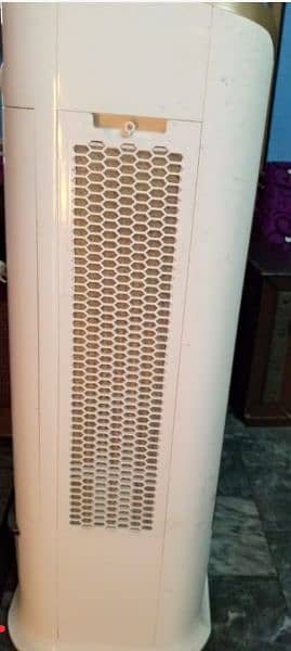 Room cooler is good condition 10 by 10 1