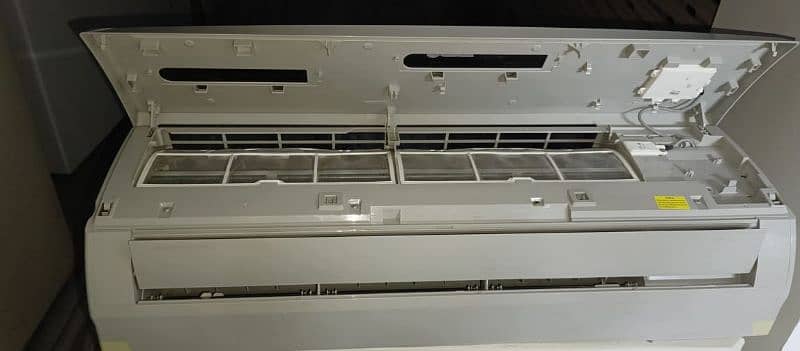 Gree 1.5ton inverter Ac Good Condition 4