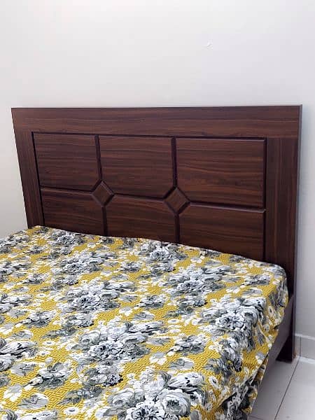 Queen bed (without mattress) 5