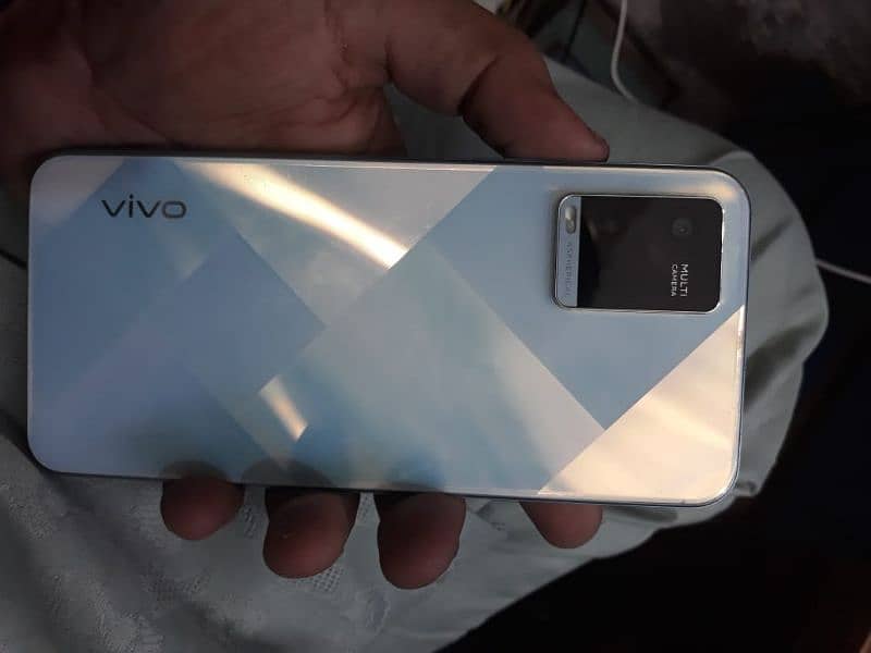 vivo y 21 for sale 4/64 1