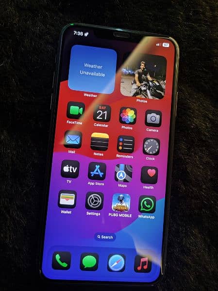 iPhone 11 Pro Max 256GB Factory Unlocked 3