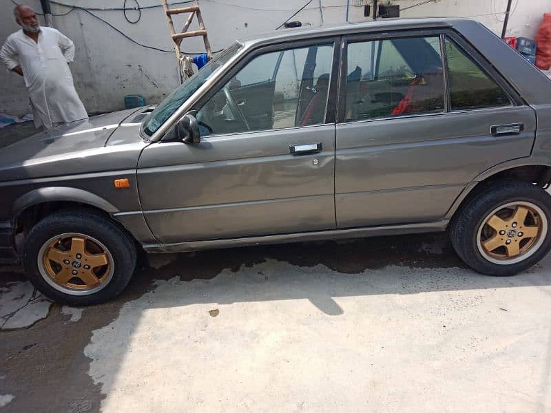 Nissan Sunny 1987 4