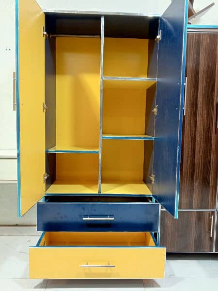 Medium safe/almari/wardrobe/almarih/lamination/uv/high gloss 3