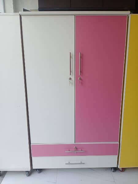 Medium safe/almari/wardrobe/almarih/lamination/uv/high gloss 5