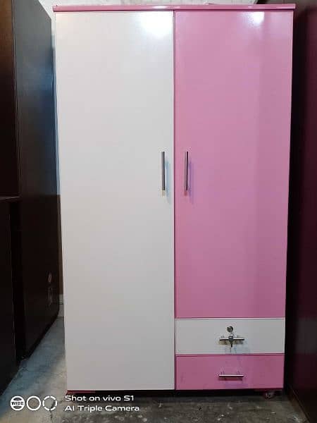 Medium safe/almari/wardrobe/almarih/lamination/uv/high gloss 6