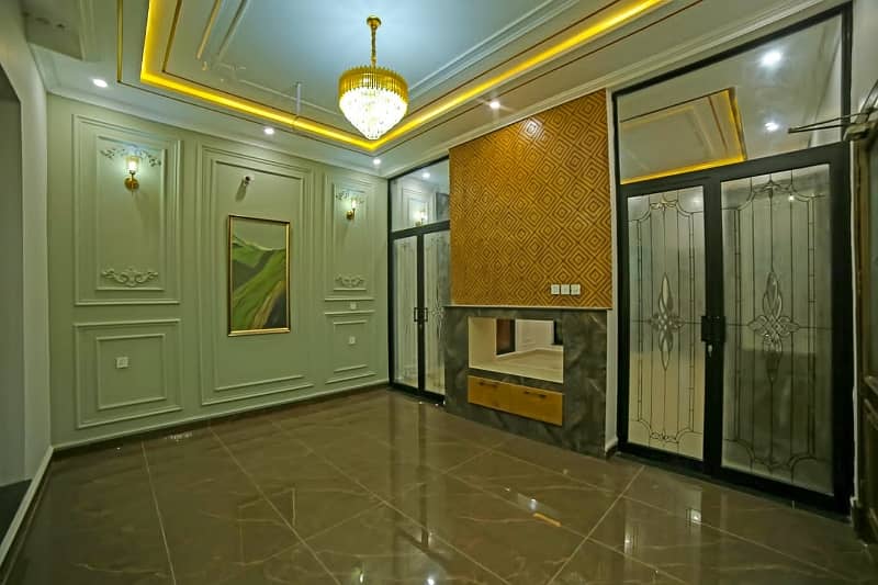 10 Marla Luxury Spanish House For Sale in Royal Orchard 7