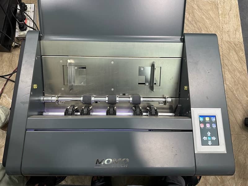 Auto Feader Plotter Cutter 3