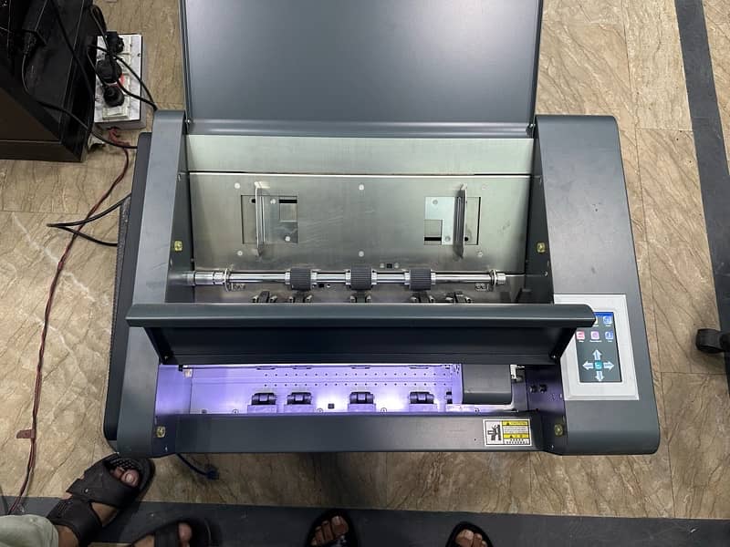 Auto Feader Plotter Cutter 5