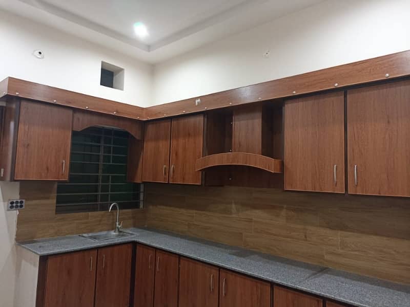 10 marla double story House for rent in new Shalimar near model town near Toyota showroom 5