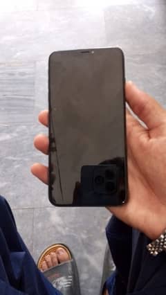 ip xs max panal or back change sim chalti he exch possible 0