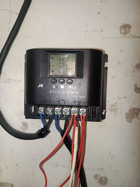 solar charge controller 1