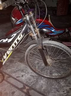 Mountain Bike / Bicycle with Gears, shocks, disk brakes