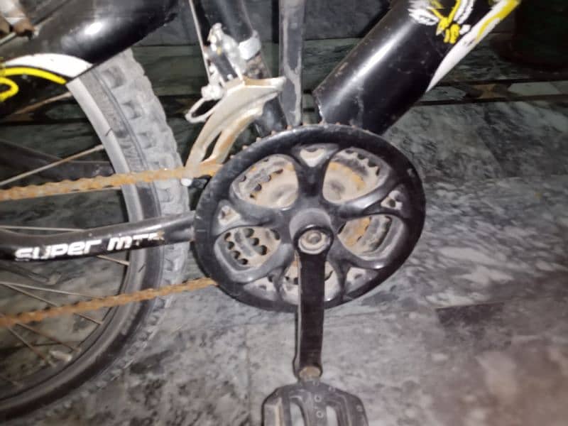 Mountain Bike / Bicycle with Gears, shocks, disk brakes 5