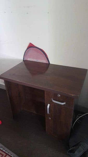 Office table and chair for sale 1