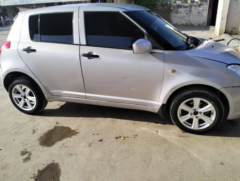 Suzuki Swift 2012 1