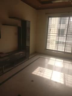 1 kanal upper portion for rent on ideal location