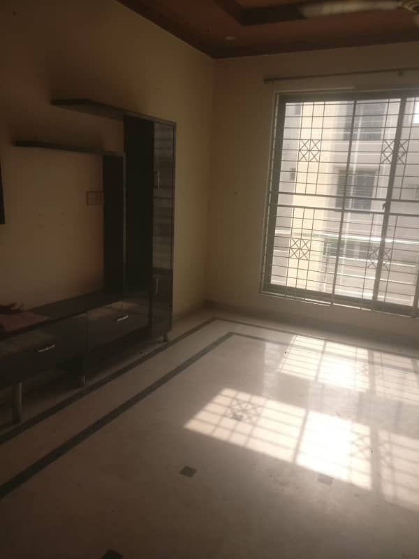 1 kanal upper portion for rent on ideal location 0