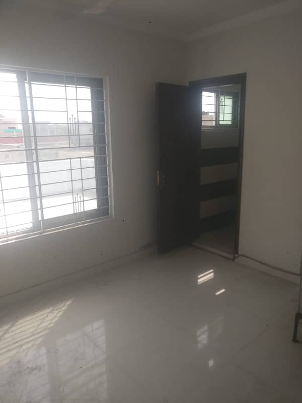 1 kanal upper portion for rent on ideal location 3