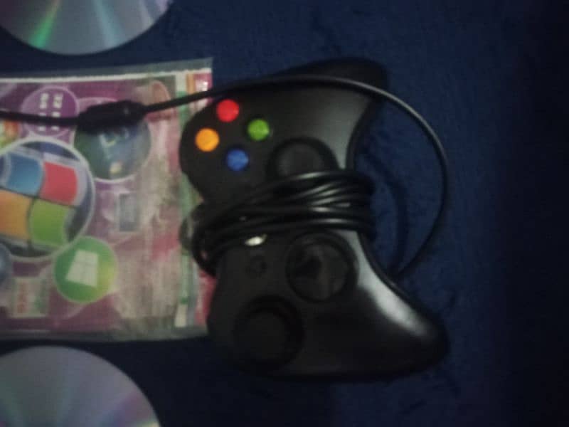 Xbox 360 Controller| With Free games and window 8.1 CD | Wired 5