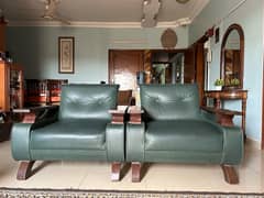 5 seater sofa with good wood and very relaxing seats 0