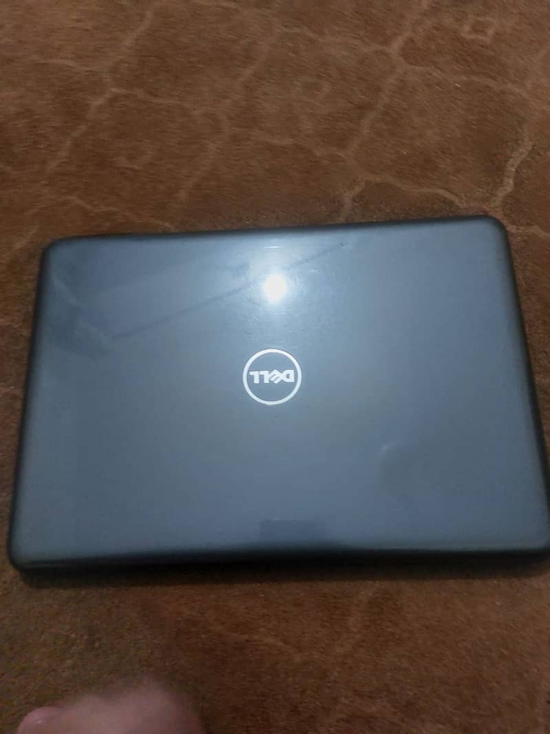 Dell latitude core(TM) i5 7th gen  8GB Ram 2