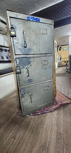 locker for sale argent full ok no damge 0