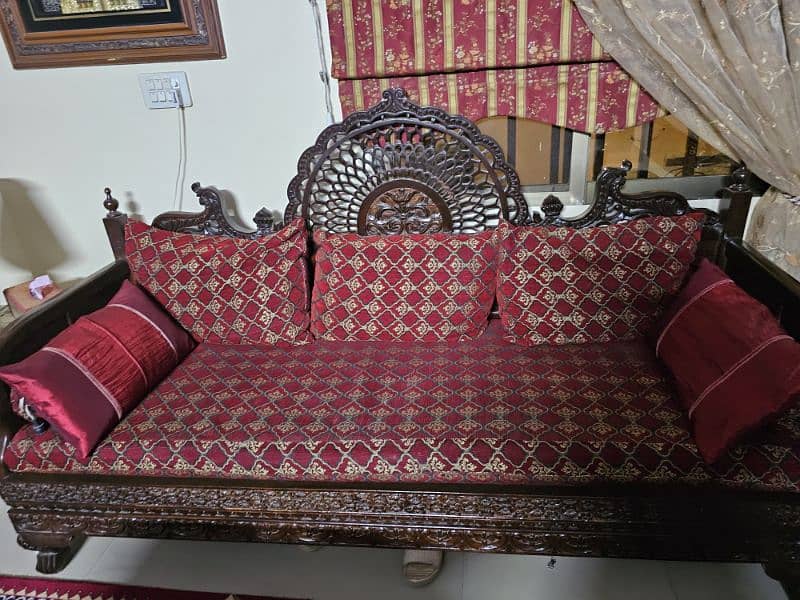 5 seater diwan  in pure sheesham wood 1