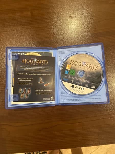 hogwarts legacy ps5 disc 2