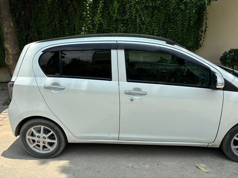 Daihatsu Mira 2011 3