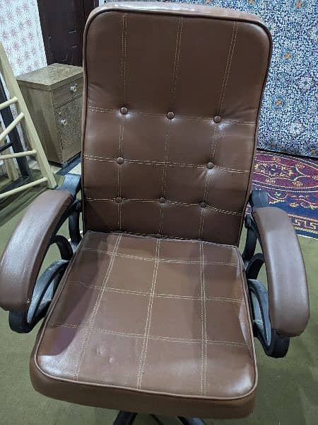 computer chair for urgent sale 3