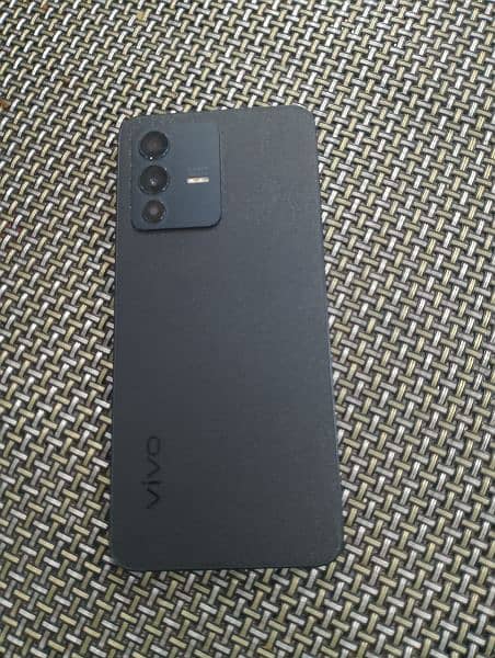 Vivo V23 5G 4