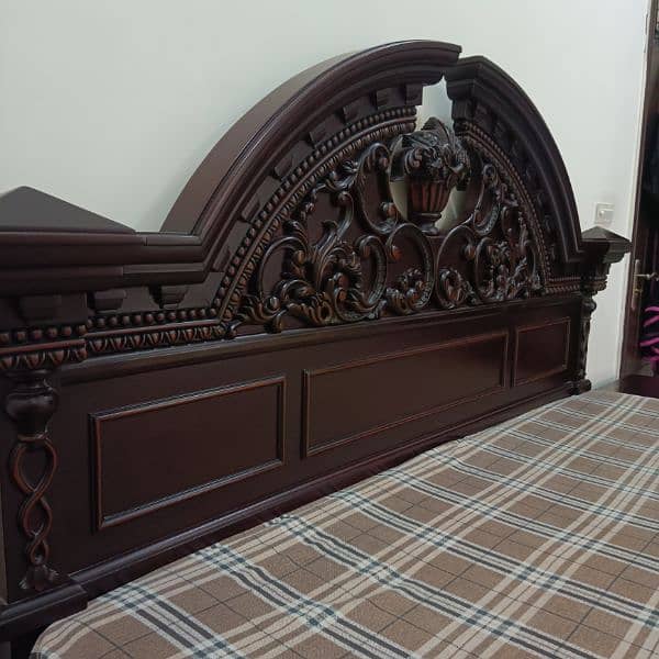 SOLID/SHEESHAM WOOD BEDSET COMPLETE 2