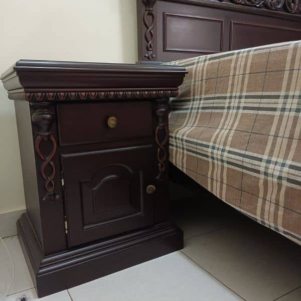 SOLID/SHEESHAM WOOD BEDSET COMPLETE 8