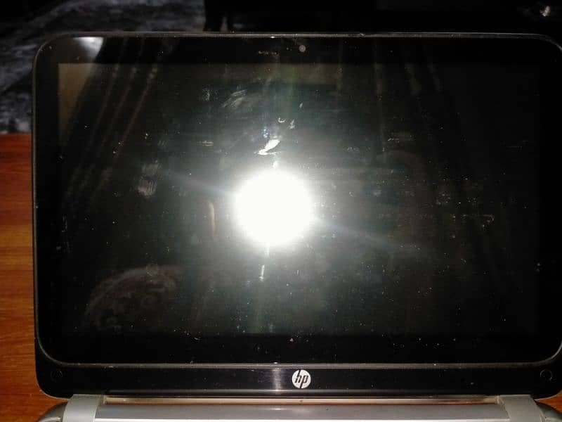 Hp 210 G1
4th generation 
Core i5
Ram 8GB
Touch n Type 1