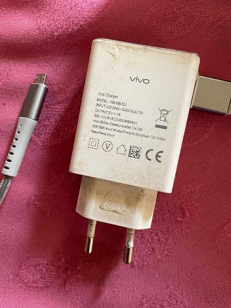 Vivo Y20 (4+64) + Box and Charger 9