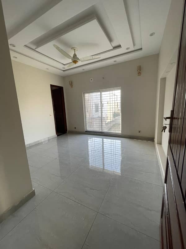 10 Marla Luxury House For Sale In Bahria Town Rafi Block 18