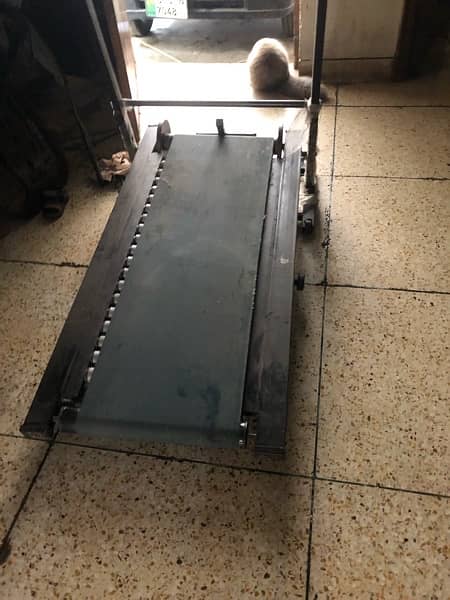 manual treadmill in good condition 4