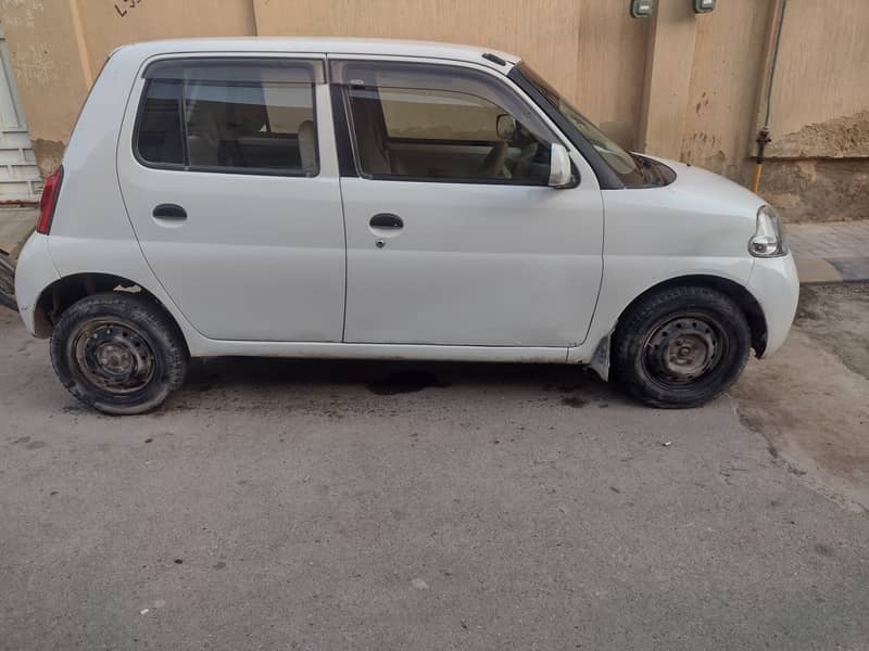 Daihatsu Esse 2012 3