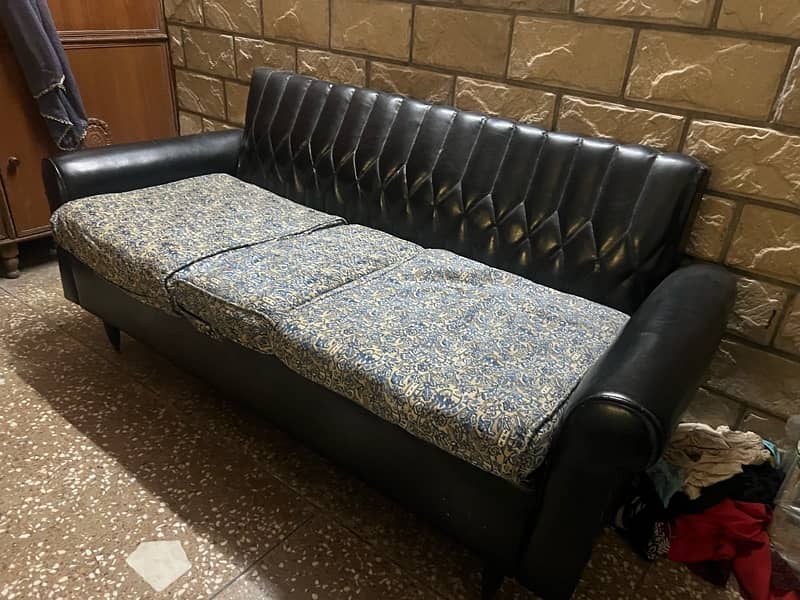 Beautiful Sofa Set Very Good Condition 1