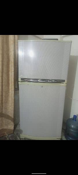 waves full size refrigerator in good condition 1